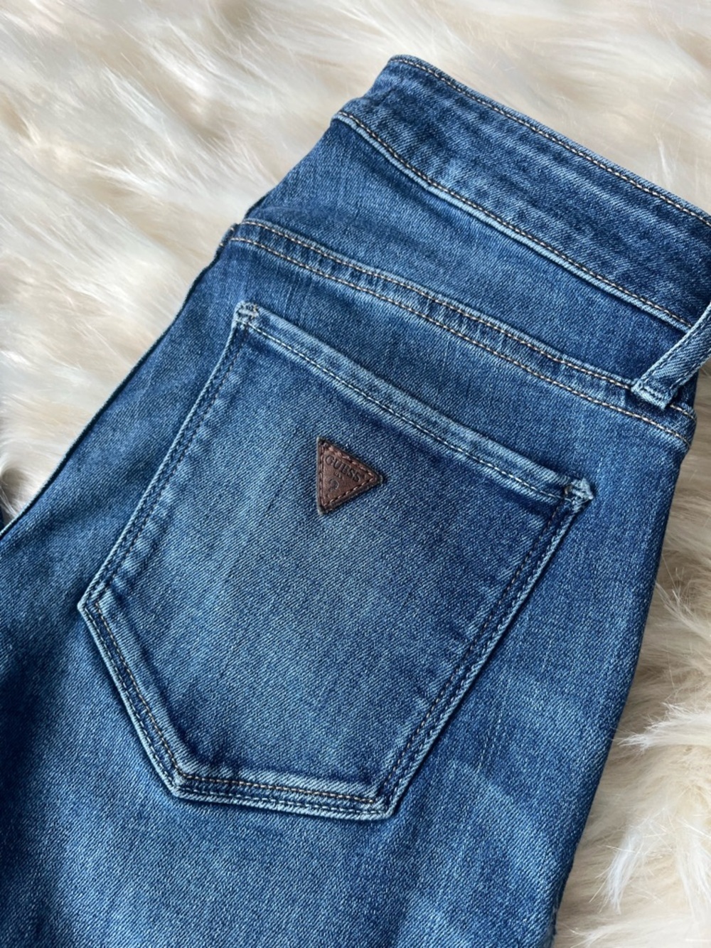 Guess Sexy Curve Jeans Women's 26x28 Mid Rise Skinny Medium Wash - Picture 2 of 5